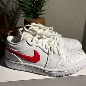 Jordan WMNS Air Jordan 1 Low Red White
